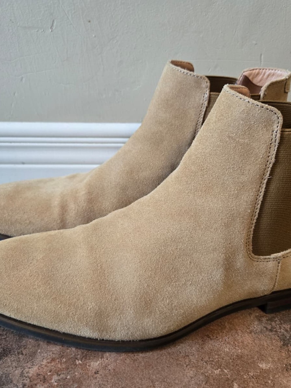 Express Men's Suede Chukka Boots in Beige